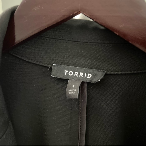 Torrid Career Workwear Button Down Blazer Jacket Size 1 - Picture 2 of 3